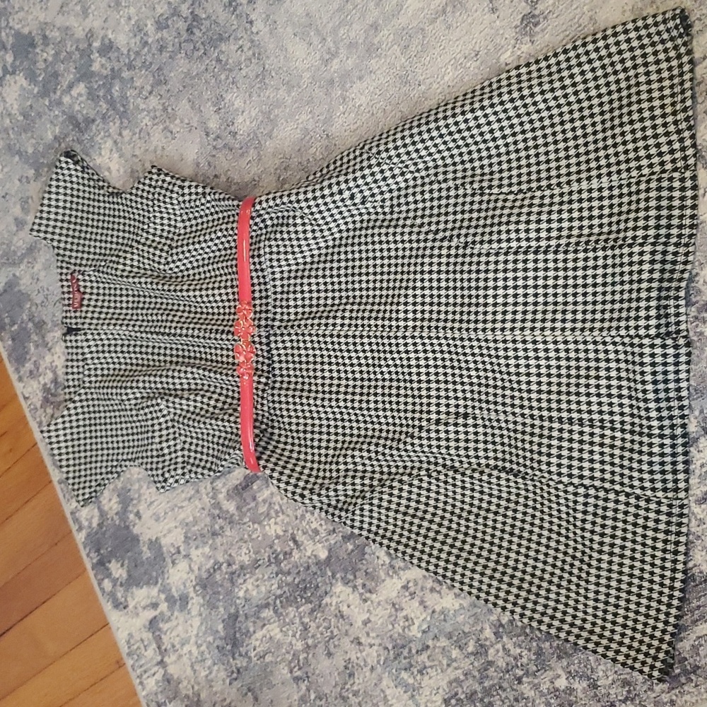 Ladies dress, size Medium.